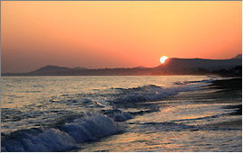 Platanias (Rethymnon): Sunrise over Cape Scaleta - Copyright (c) 2008 Holger Nordhoff