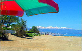 Adelianos Kampos: Blick vom Strand westw�rts - Copyright (c) 2006 Ingo H. Dietrich
