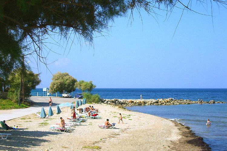 Scaleta: The pebbled beach in the East