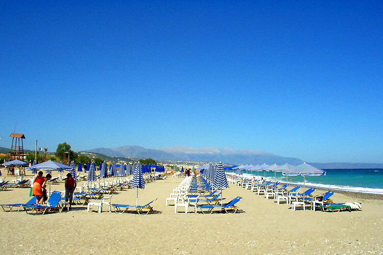 Platanias (Rethymnon): Westward view along the beach